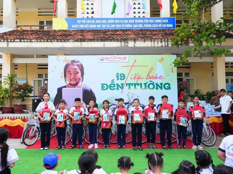 Gia đình đang trò chuyện cởi mở